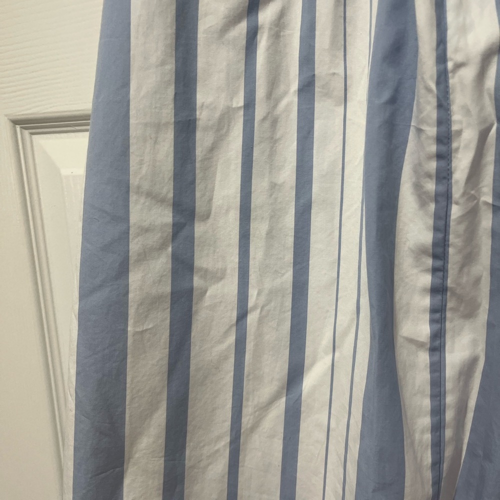 Nordstrom Signature Variegated Blue and White Striped Poplin Skirt with Pockets - Picture 8 of 9